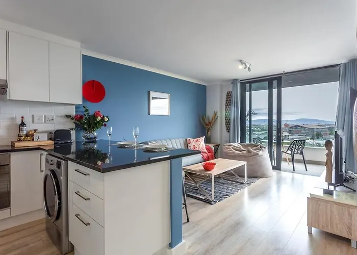 Tranquil, Spacious, Quiet Trendy With A View