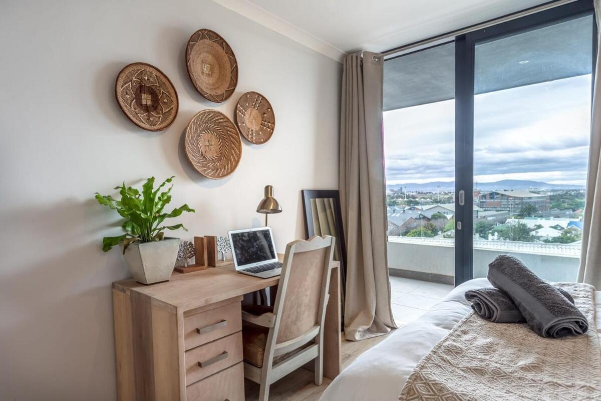 Apartment Tranquil, Spacious, Quiet Trendy With A View