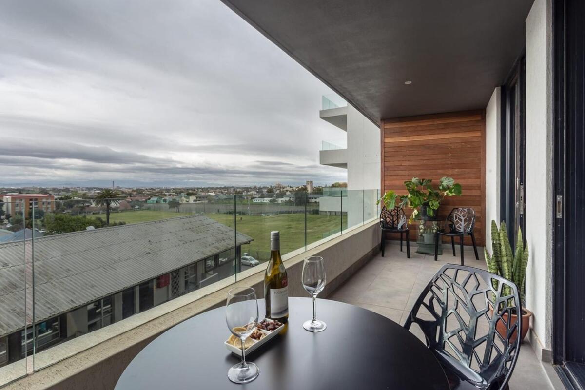 Tranquil, Spacious, Quiet Trendy With A View Apartment Kapstadt