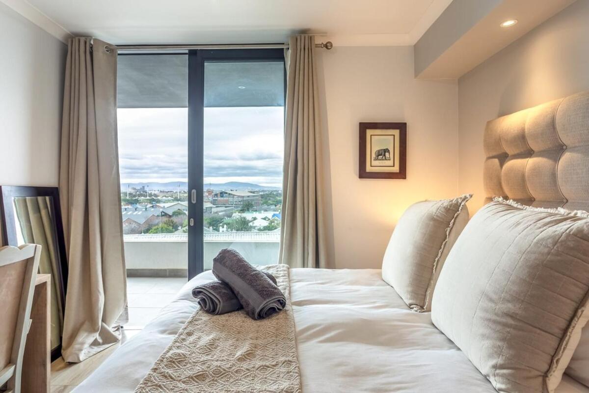 Tranquil, Spacious, Quiet Trendy With A View * Kapstadt