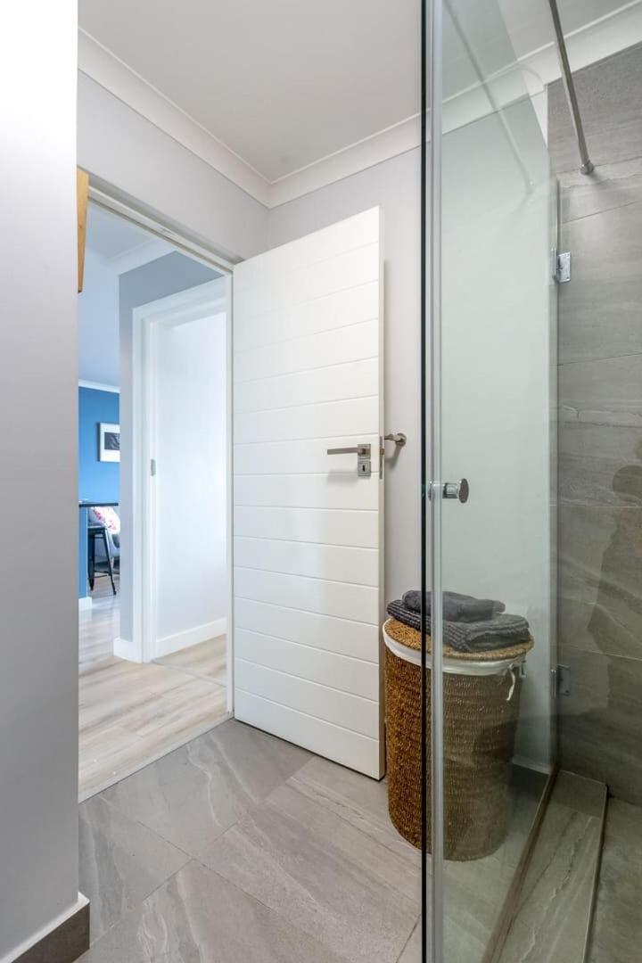 Tranquil, Spacious, Quiet Trendy With A View