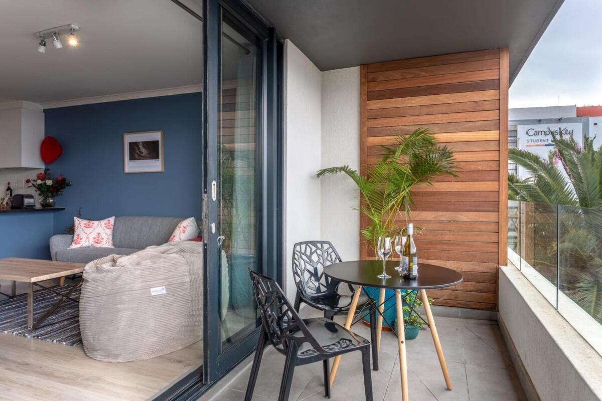 Tranquil, Spacious, Quiet Trendy With A View Apartment Kapstadt