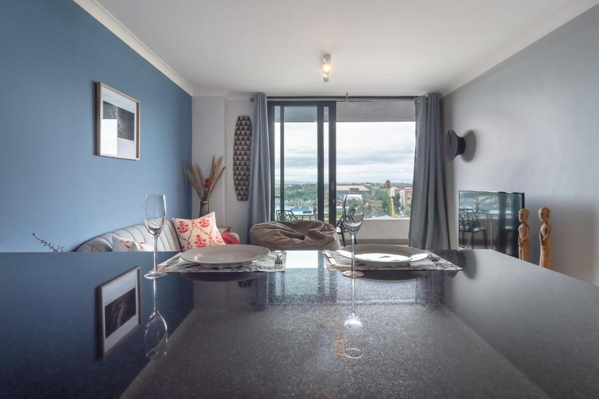 Apartment Tranquil, Spacious, Quiet Trendy With A View